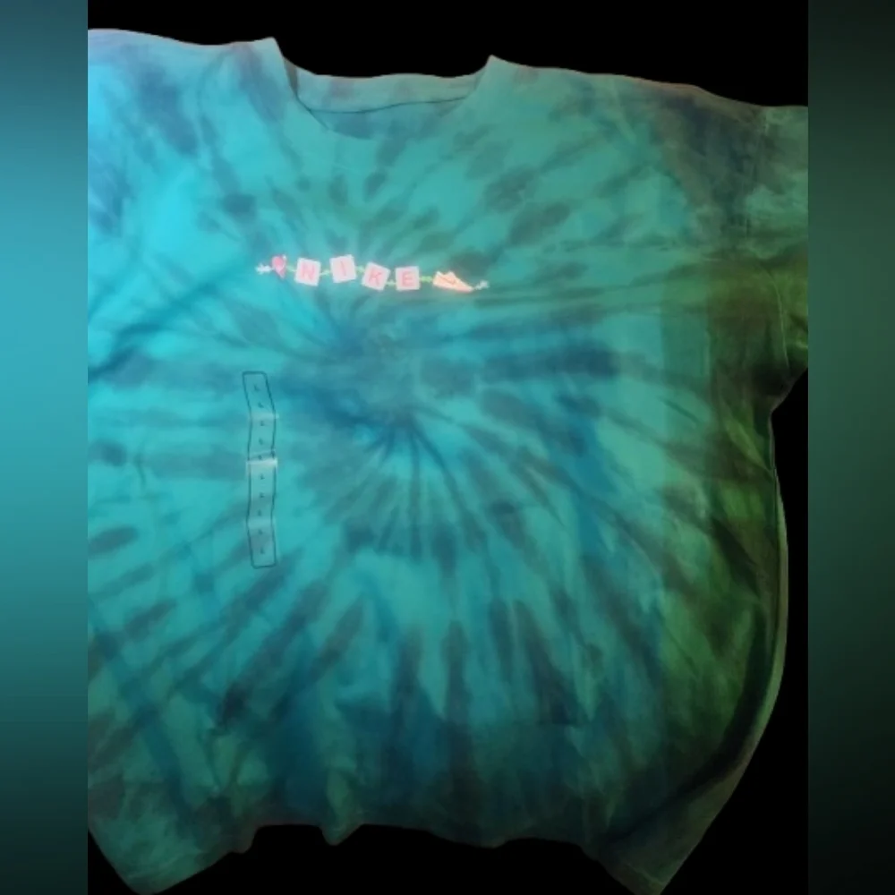 Nike Kids Blue Tie-Dye and Black Graphic Tees Size Large Kids - Picture 2 of 7